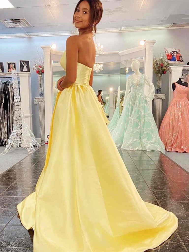 Deep V-Neck Floral-Lace Long Yellow Prom Ball Gown
